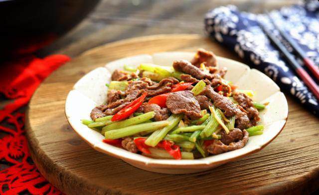 Xào thịt bò, thêm 2 nguyên liệu này thịt mềm, ngon khiến ai cũng muốn ăn nhiều-5