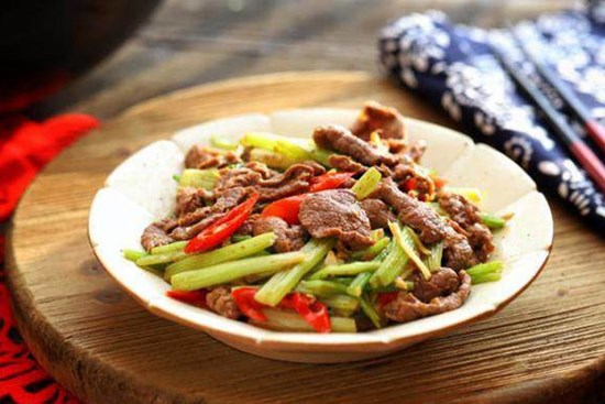 Xào thịt bò, thêm 2 nguyên liệu này thịt mềm, ngon khiến ai cũng muốn ăn nhiều