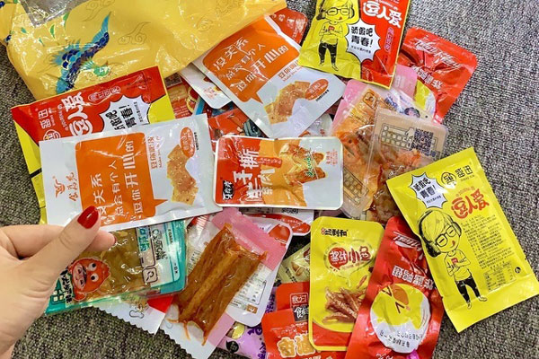 Rộ đồ ăn vặt nội địa Trung trên chợ mạng: Giá rẻ không thiếu thứ gì từ bánh kẹo, nước uống cho tới các loại thịt ăn liền-13