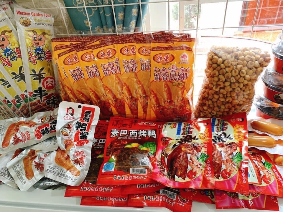 Rộ đồ ăn vặt nội địa Trung trên chợ mạng: Giá rẻ không thiếu thứ gì từ bánh kẹo, nước uống cho tới các loại thịt ăn liền-11