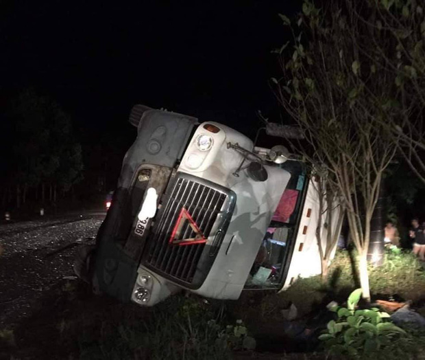 Xe container đè xe limousine bẹp dúm ở Quảng Ninh: 3 nạn nhân tử vong-2