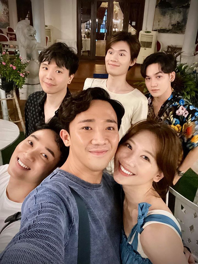 Hari Won tiết lộ Trấn Thành không cấm cản vợ có anh trai mưa”, nhưng lại kèm quy định nghe xong mà muốn ngã ngửa-2