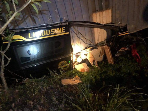 Hiện trường kinh hoàng vụ xe limousine bị container đè bẹp khiến giám đốc, thư ký và tài xế tử vong ở Quảng Ninh-1