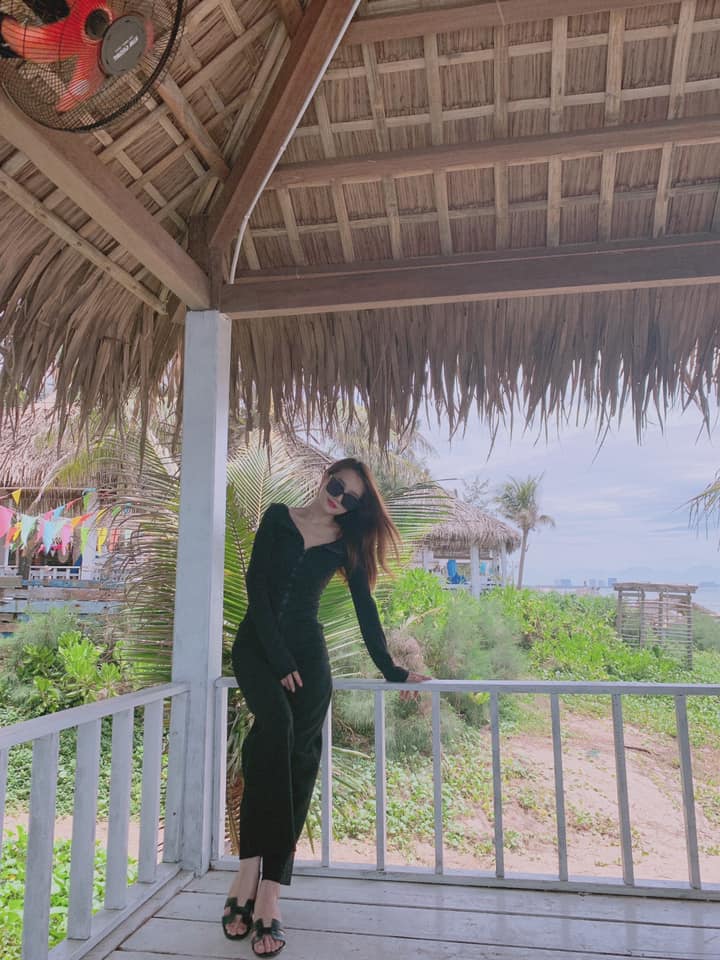 Dáng mảnh mai nhưng Nhã Phương, Hà Tăng, Hà Hồ từng sẩy chân chọn sai trang phục làm lộ body gầy nhẳng xót xa-1