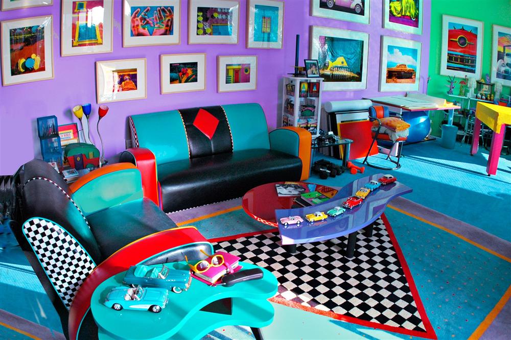 Bỏ ra 120 triệu đồng để hô biến ngôi nhà màu be nhàm chán thành thiên đường cầu vồng rực rỡ, chủ nhà thì vui mừng hớn hở nhưng hàng xóm hai bên ghét ra mặt-5