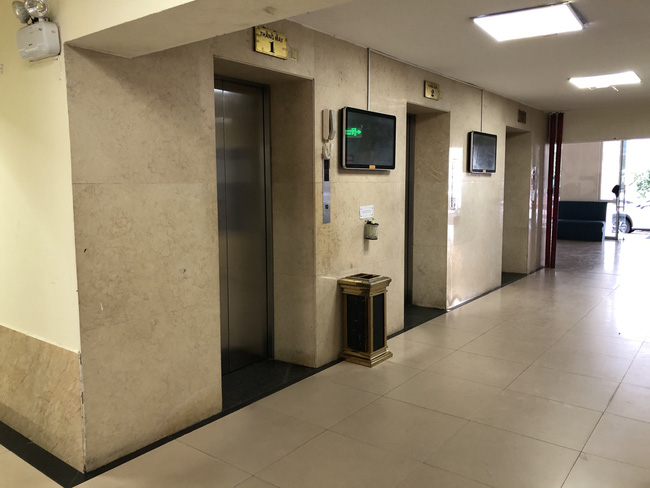 Người đàn ông trình độ thạc sĩ nghi dâm ô bé trai trong thang máy-2