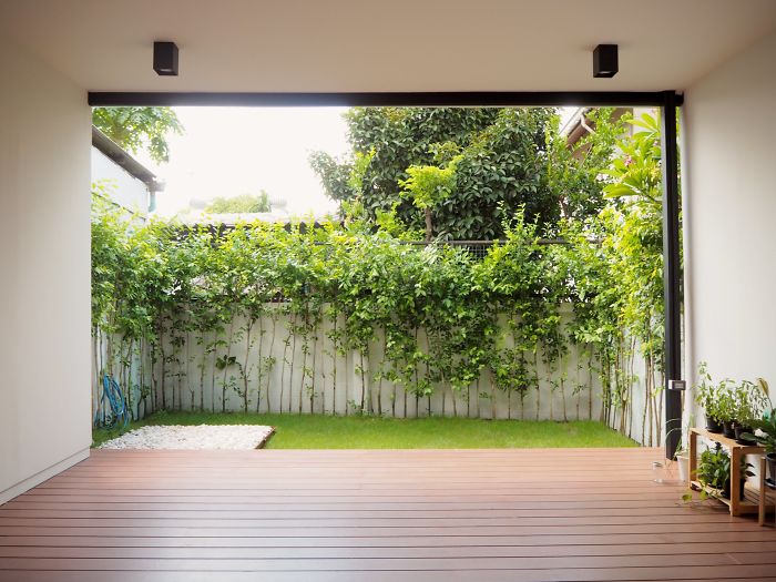 Cặp vợ chồng trẻ tạo bất ngờ khi sửa nhà phố sập sệ tối tăm thành không gian hiện đại, tiện nghi-15