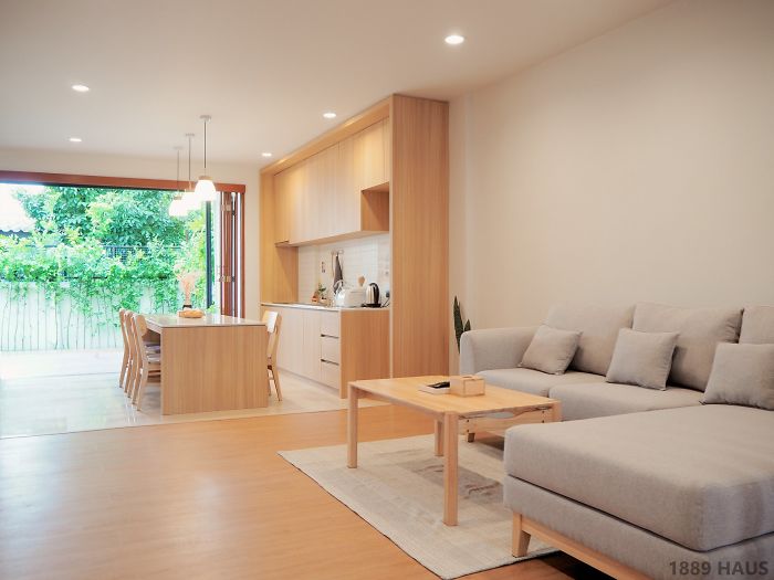 Cặp vợ chồng trẻ tạo bất ngờ khi sửa nhà phố sập sệ tối tăm thành không gian hiện đại, tiện nghi-17