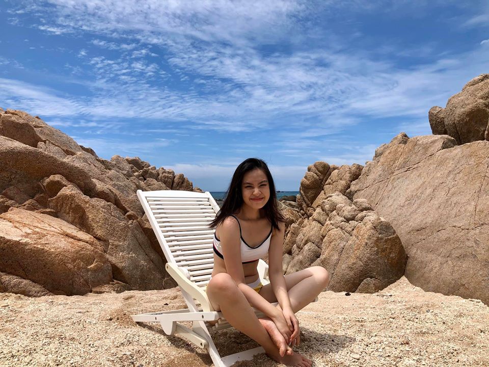 Nữ diễn viên Mắt biếc diện bikini lộ bụng mỡ bèo nhèo nhưng vẫn được khen-5