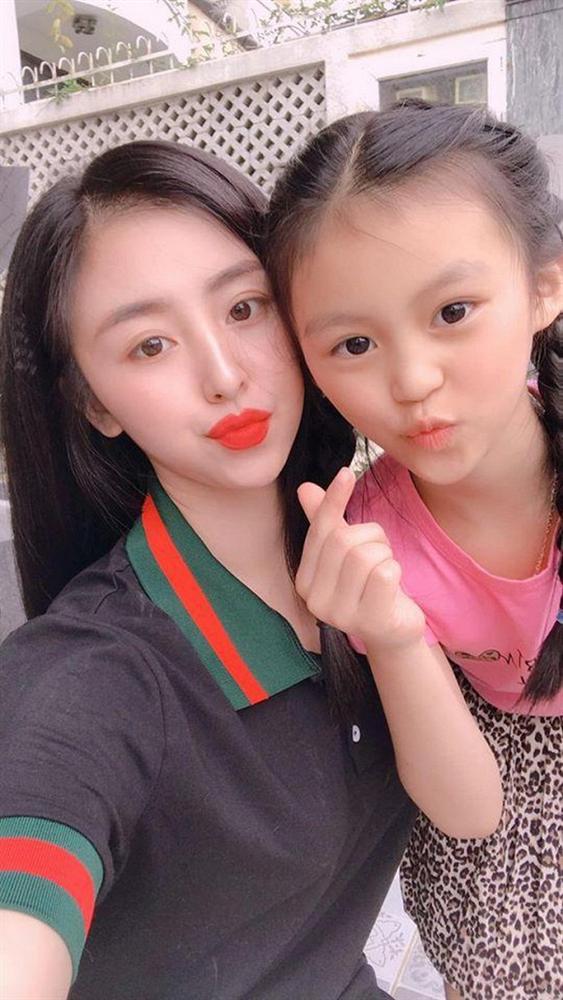 Cuộc sống sang chảnh, nhan sắc thay đổi chóng mặt của hot girl bánh tráng trộn sau 7 năm khiến nhiều người ngỡ ngàng-3