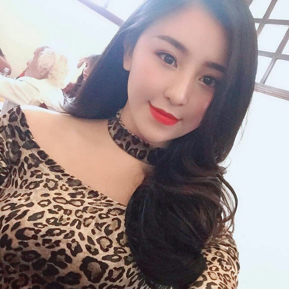 Cuộc sống sang chảnh, nhan sắc thay đổi chóng mặt của hot girl bánh tráng trộn sau 7 năm khiến nhiều người ngỡ ngàng-6