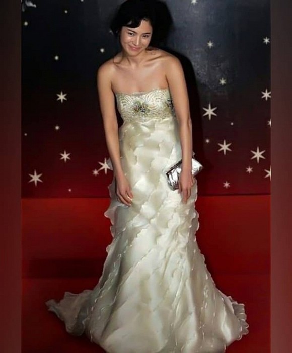 Song Hye Kyo bị đào mộ khoảnh khắc xấu tệ nhất trong sự nghiệp thảm đỏ-6