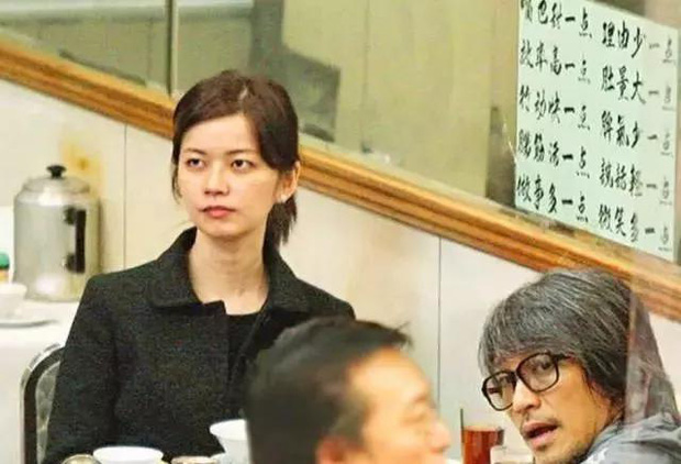 Rầm rộ tin Châu Tinh Trì thua bạc, vội thế chấp siêu biệt thự 3,5 ngàn tỷ đồng, bị tình cũ đòi thêm 245 tỷ nợ nần-3