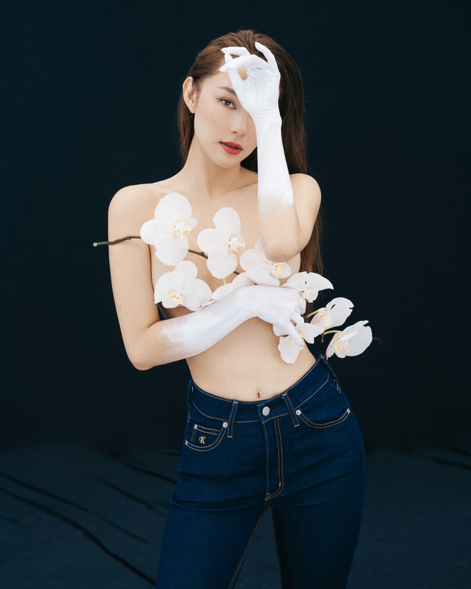 Minh Hằng tung bộ ảnh bán nude táo bạo để đón tuổi 33: Thần thái lạnh tanh nhưng body thì lại nóng hừng hực-4