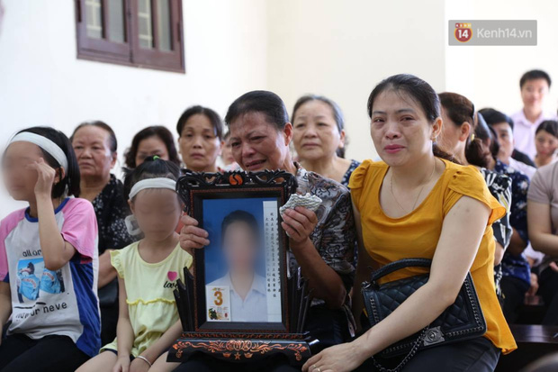 Hoãn phiên xử vụ cô gái yêu anh rể đầu độc chị họ ở Thái Bình, người thân nạn nhân ôm di ảnh khóc nghẹn-2