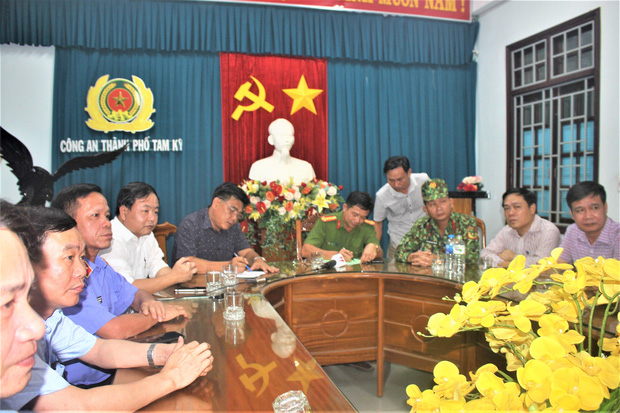 Tội phạm giết người vượt ngục Triệu Quân Sự đã chơi game xuyên 4 ngày đêm trước khi bị bắt-4