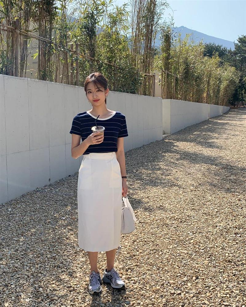 4 mẫu chân váy đang hot rần rần và gần như ai diện cũng đẹp, sắm thiếu thì style hè của bạn cũng chán hẳn-10