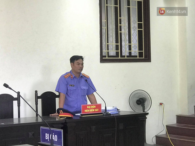 Hoãn phiên xử vụ cô gái yêu anh rể đầu độc chị họ ở Thái Bình, người thân nạn nhân ôm di ảnh khóc nghẹn-9