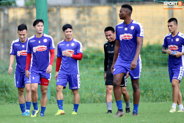 Công Phượng cười tít mắt sau trận thắng, cả đội TP.HCM được thưởng gần 1 tỷ đồng-1