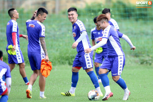 Công Phượng cười tít mắt sau trận thắng, cả đội TP.HCM được thưởng gần 1 tỷ đồng-2