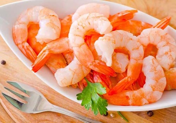 Bộ phận nào của tôm chứa nhiều canxi nhất và bộ phận nào không nên ăn?-1