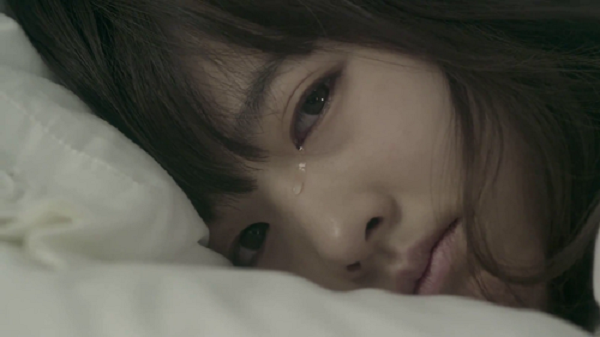 Vừa ngã xe còn chưa kịp hoàn hồn, chồng đã hét lên một câu khiến tôi đau còn hơn những vết thương trên người-1