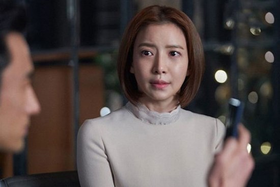 Về nghỉ phép mà nhìn nhà cửa bề bộn, tôi chán nản bỏ sang nhà chị gái ăn bữa cơm để rồi nghe được sự thật về vợ