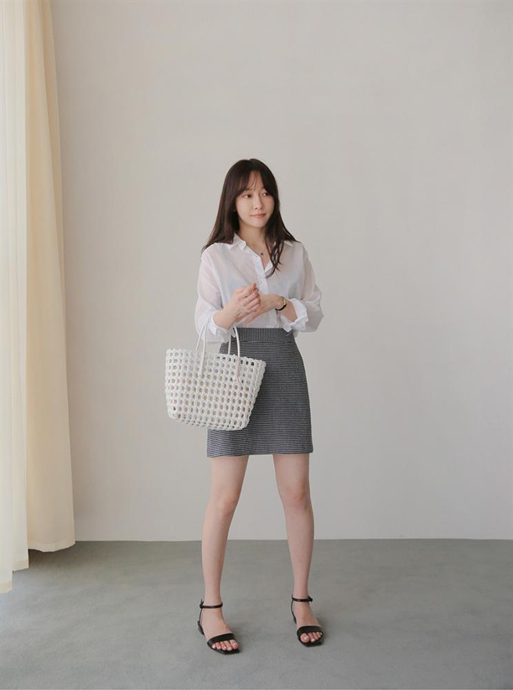 Với một chiếc áo sơ mi, nàng công sở vẫn mặc đẹp suốt cả tuần nhờ 7 công thức này-19