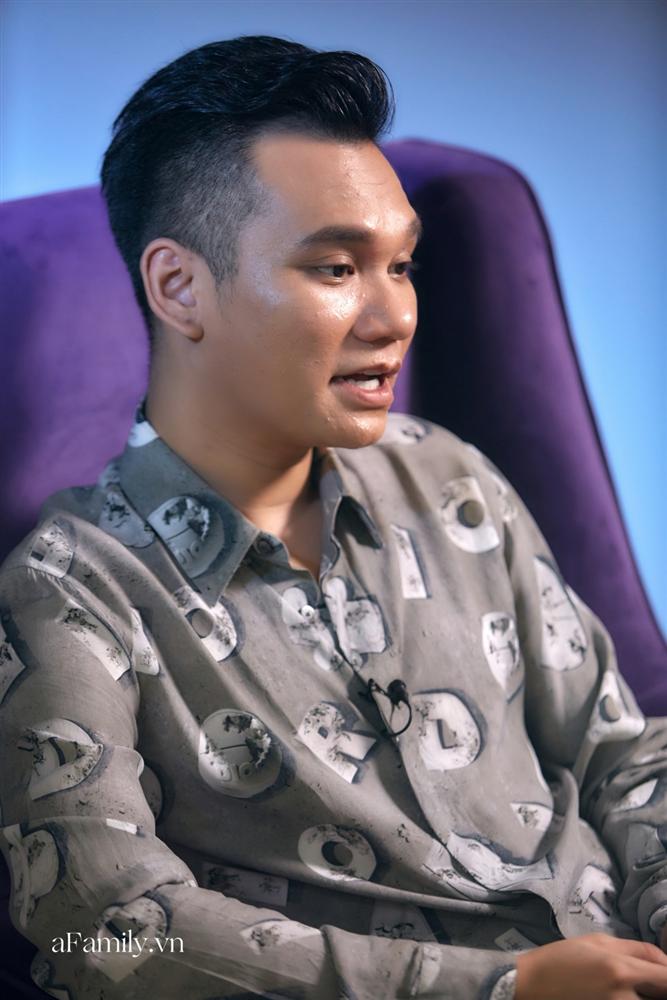 Khắc Việt: Vũ Khắc Tiệp sai, tôi nghĩ trong lòng bạn Tiệp này làm cái gì mà gấu thế, cứ thử va vào tôi xem!-3