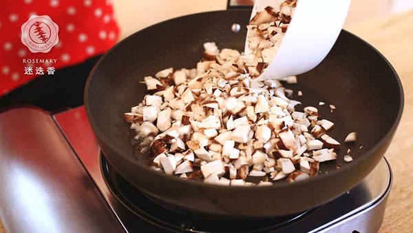 Không xào hay luộc, làm bắp cải cuộn kiểu này bỗng tốn cả nồi cơm-4