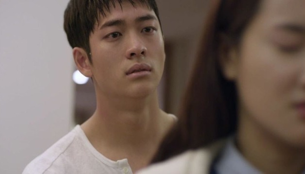 Chồng mải nhậu nên tắt máy khi vợ gọi, ai ngờ lúc về thấy vết máu trên sàn nhà và kết cục đau đớn cả đời không thể quên-2