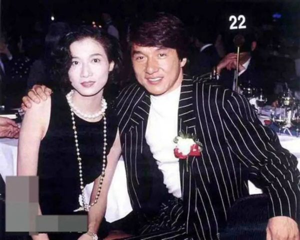 Hé lộ nguyên nhân khiến Thành Long tuyệt tình với con gái ruột, hóa ra xuất phát từ tình nhân xinh đẹp này?-4
