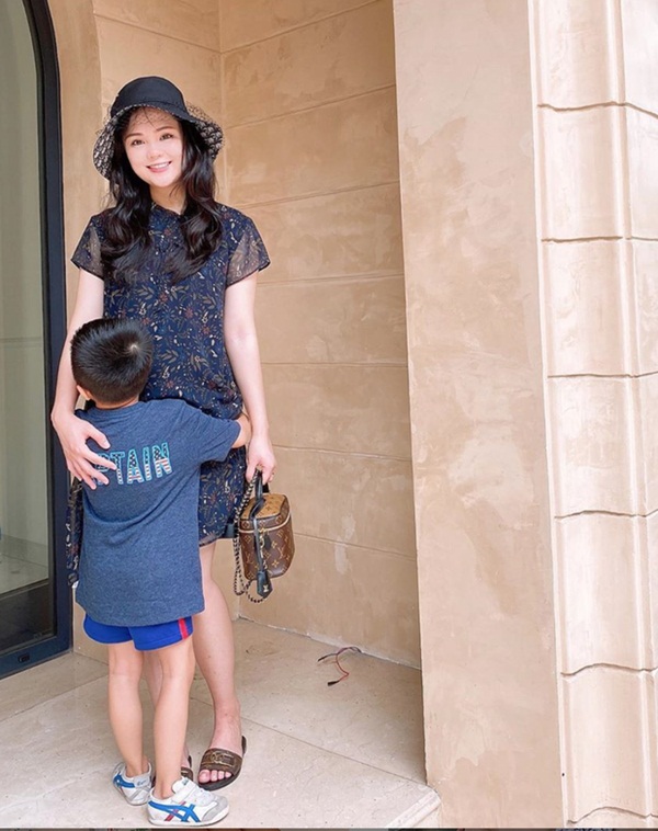 Hình ảnh mới nhất của vợ Duy Mạnh khi mang bầu: To gấp đôi mọi người-2