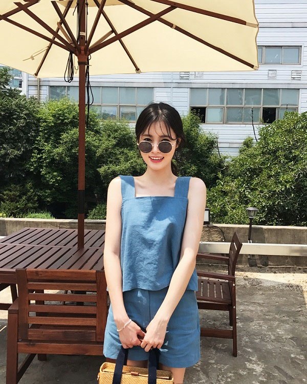 Muốn diện đồ hai dây cho mát mà sợ thiếu thanh lịch, đây là bí kíp nàng phải biết-1