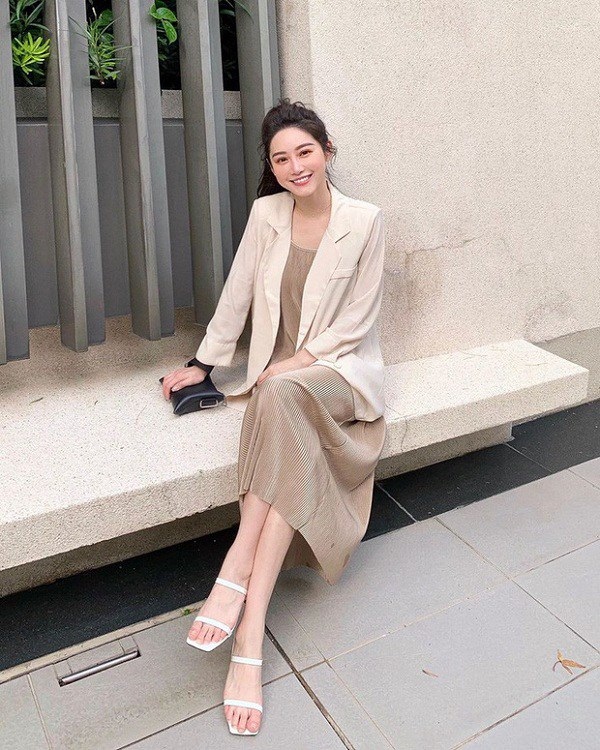 Muốn diện đồ hai dây cho mát mà sợ thiếu thanh lịch, đây là bí kíp nàng phải biết-11