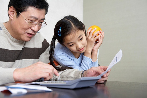 Muốn con trở thành người biết tiến biết lùi, gặp nguy không biến bố mẹ đừng quên nói với con 7 câu này mỗi ngày-2