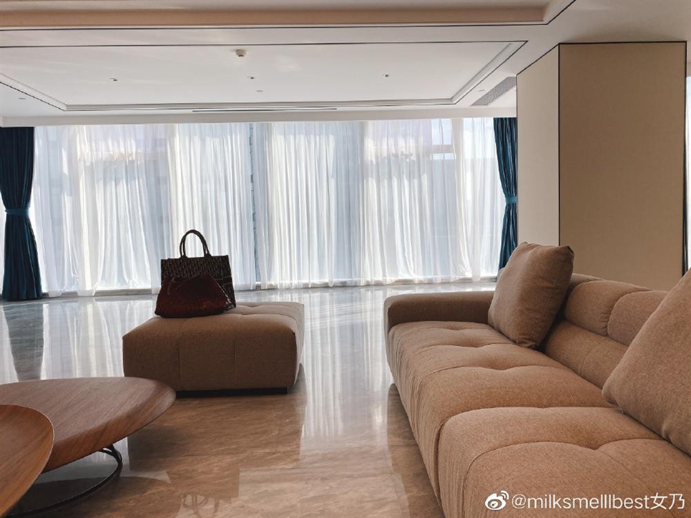 Nhân tình chủ tịch Taobao phủ nhận khóc trên livestream vì bê bối ngoại tình, vợ hợp pháp đăng vlog đáp trả với hàm ý: Hãy tu thân dưỡng tính!-1