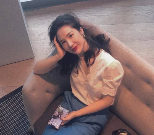 Nhân tình chủ tịch Taobao phủ nhận khóc trên livestream vì bê bối ngoại tình, vợ hợp pháp đăng vlog đáp trả với hàm ý: Hãy tu thân dưỡng tính!-8