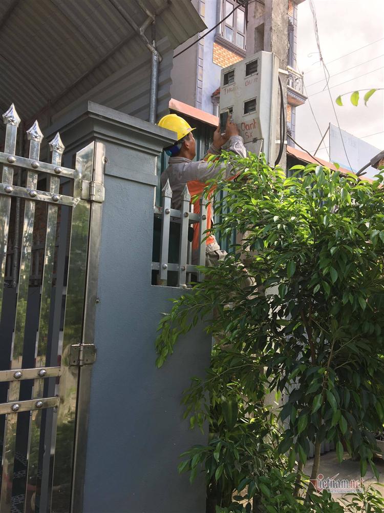Hóa đơn điện tăng gấp 3 lần: Đến hẹn dân kêu, ấm ức chưa dứt-2