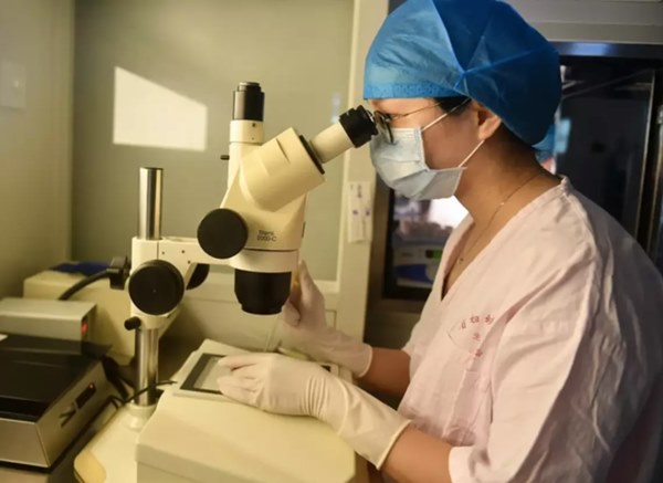 Hy hữu: Hai anh em sinh đôi chào đời cách nhau 10 năm, có nhiều điểm giống nhau đến ngỡ ngàng-3