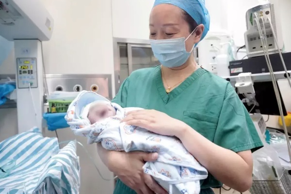 Mê tít cặp sinh đôi Cam và Dứa giống nhau như 2 giọt nước, ra đường ai cũng tấm tắc khen xinh như diễn viên Hàn Quốc-20