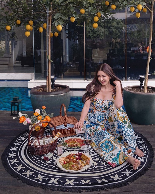 Vẻ đẹp bất chấp thời gian và cuộc sống nhung lụa của 2 nữ tiếp viên hàng không bỏ bầu trời đi lấy chồng đại gia nổi tiếng khắp cả châu Á-18