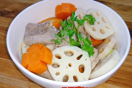 Nấu nhiều lần củ sen vẫn thâm đen, thêm 2 thứ này đảm bảo luôn trắng giòn, đẹp như ý