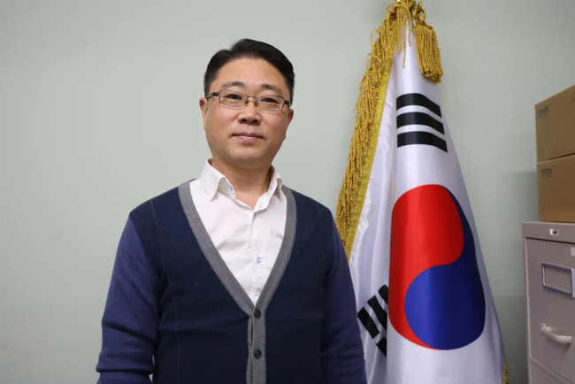 Những Ông bố ngỗng ở Hàn Quốc: Nai lưng làm việc để vợ con được ra nước ngoài sống, chấp nhận cuộc đời gắn liền với những bữa cơm một mình-3