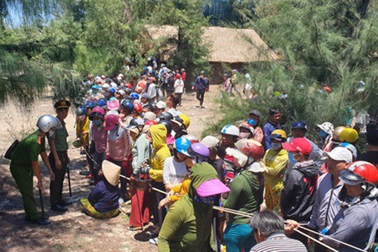 Vụ bé gái 13 tuổi mất tích sau cuộc điện thoại cầu cứu: Người mẹ ngất xỉu khi nhận tin dữ