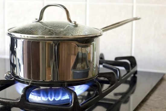 Chị em bỏ túi 6 mẹo nhỏ khi dùng bếp gas giúp giảm đến 50% lượng gas khi nấu