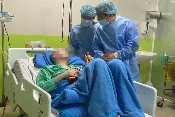 Nam phi công người Anh có thể được chuyển sang khu vực phục hồi chức năng và có nguyện vọng sớm được xuất viện về quê hương-1