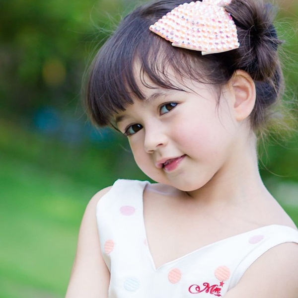 Bé gái được khen đẹp nhất Thái Lan 6 năm trước giờ ra sao-1