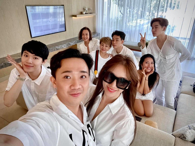 Trấn Thành tiết lộ món quà sinh nhật khiến Hari Won cười tươi rói kèm lời hứa đặc biệt: Đúng là cô vợ được cưng nhất Vbiz rồi!-2