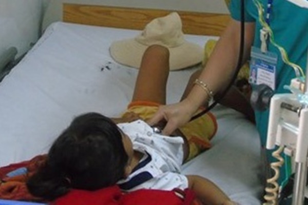 Bé gái 6 tuổi tử vong sau khi ăn sắn-1